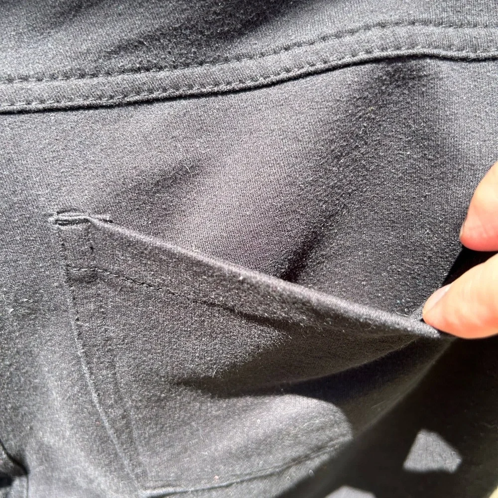 Like an Angel Elegant Black Capris - Picture 5 of 9